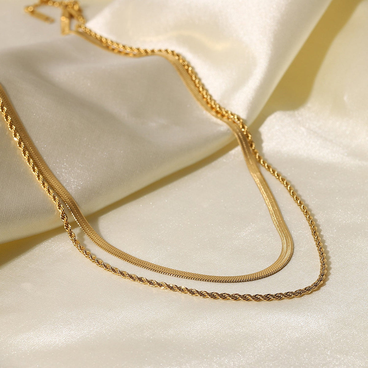 Gelaagde ketting detail 1 Paulien