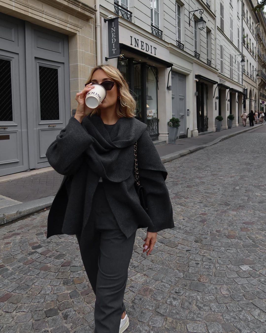 Korte cape mantel detail 7 Annabel