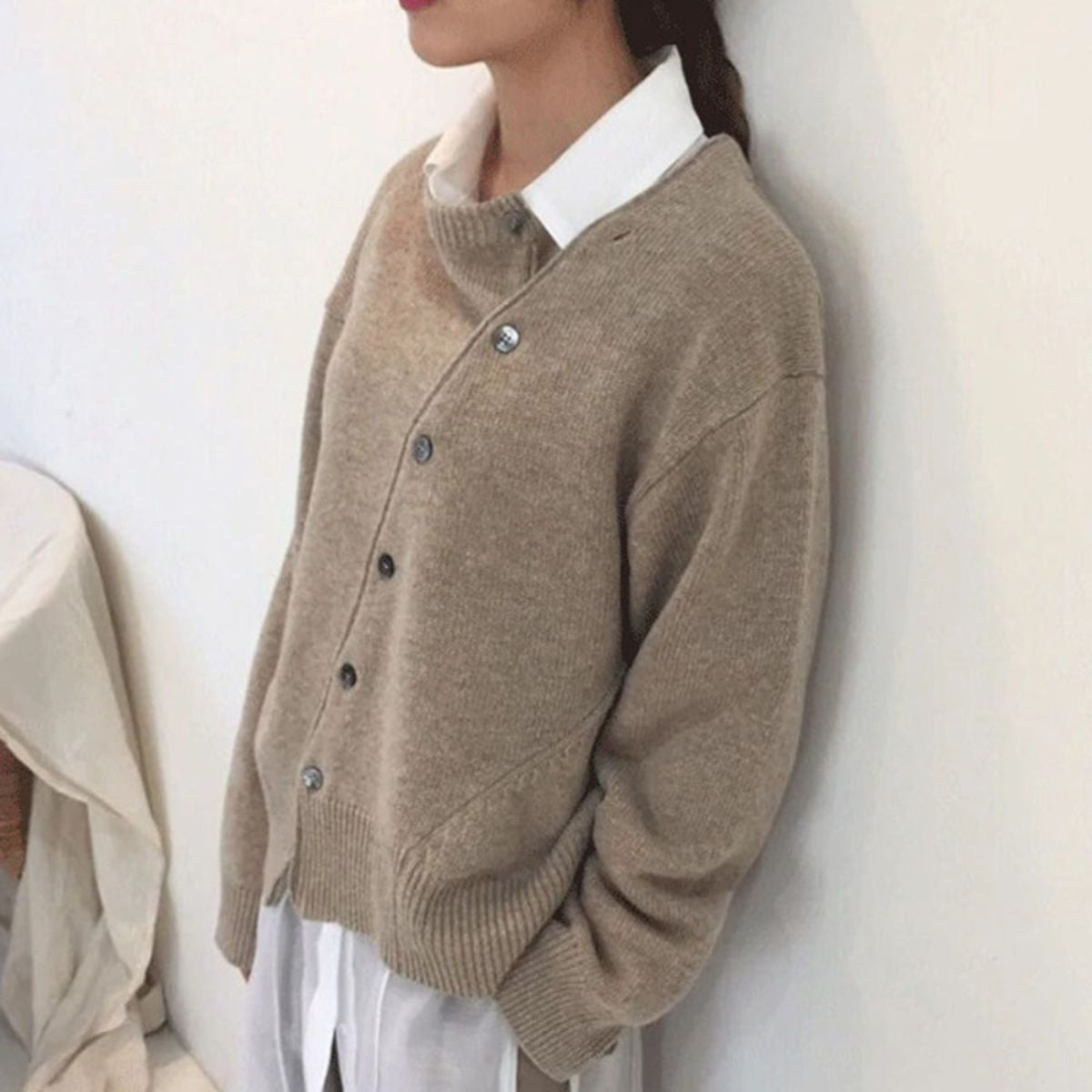 Oversized gebreid vest bruin vooraanzicht Saskia
