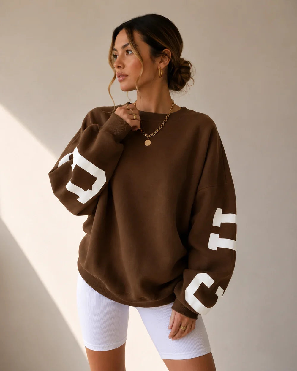 Oversized sweater detail 2 Monique