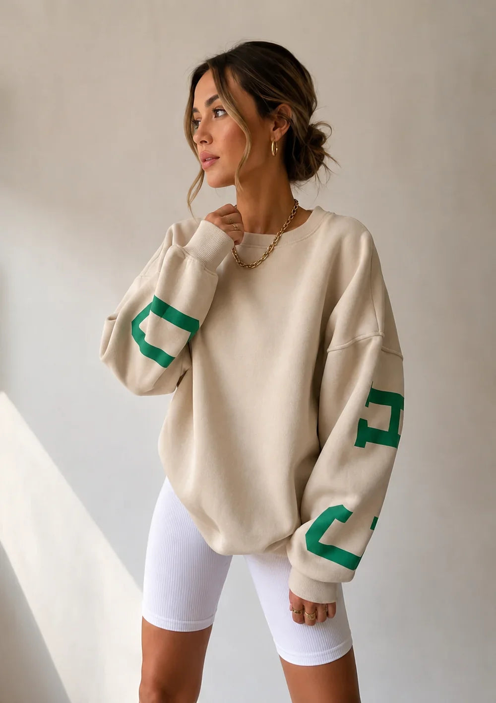 Oversized sweater detail 3 Monique