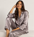 Satijnen pyjama detail 1 Hanneke