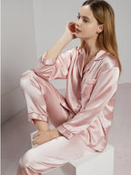Satijnen pyjama detail 2 Hanneke