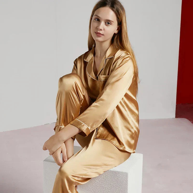 Satijnen pyjama detail 7 Hanneke