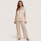 Satijnen pyjama set detail 1 Sterre
