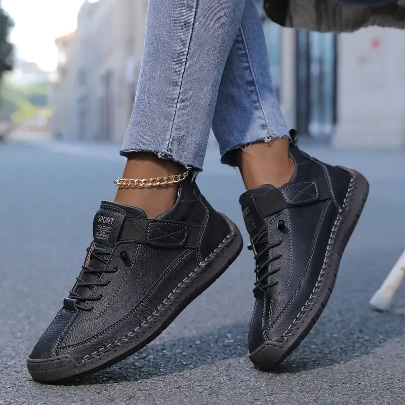 Sneakers zwart vooraanzicht Feline