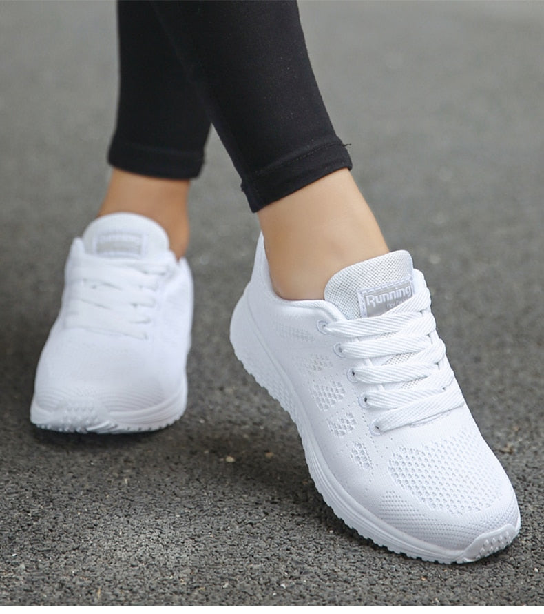 Sneakers detail 8 Jet