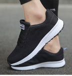Sneakers detail 13 Jet
