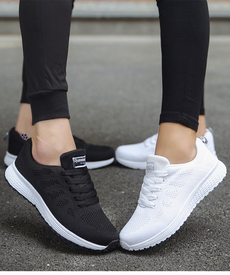 Sneakers detail 5 Jet